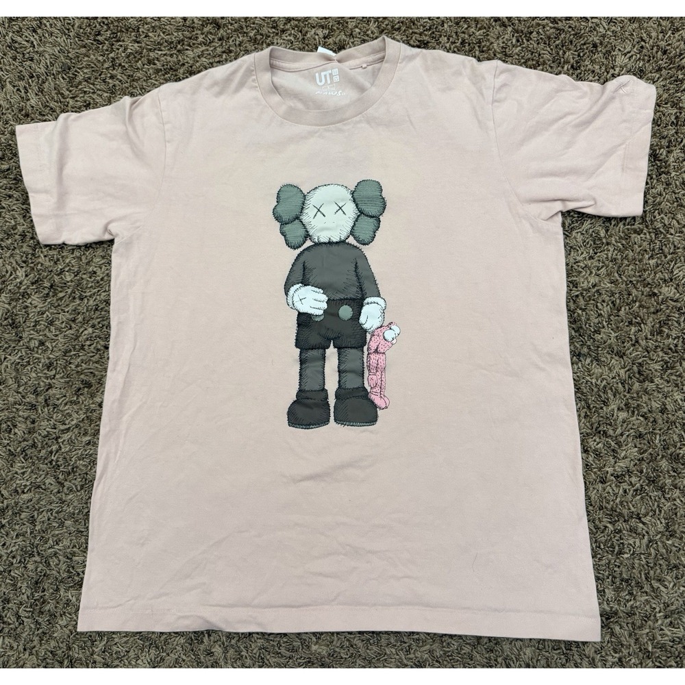Kaws x Uniqlo Men Figure Crew Neck Tee T-shirt Short Sleeve Top Pink Sz Large